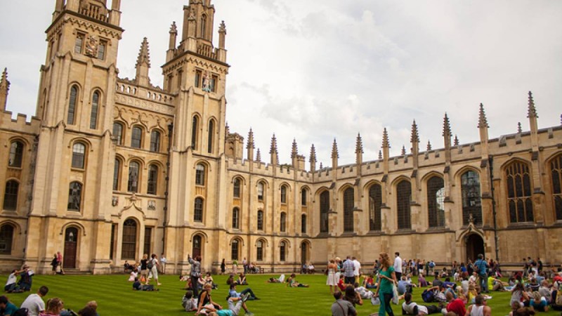 Үздік бестігіне 3 АҚШ университеті және 2 Ұлыбритания университеті кірді