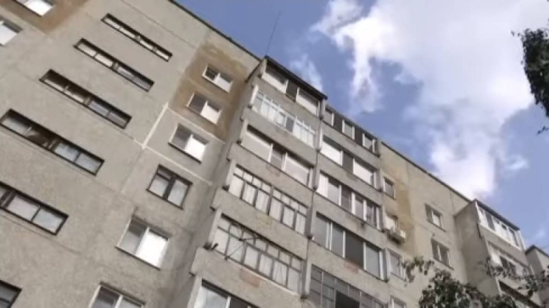 Шымкентте 8-қабаттан құлаған бала ауруханада қайтыс болды