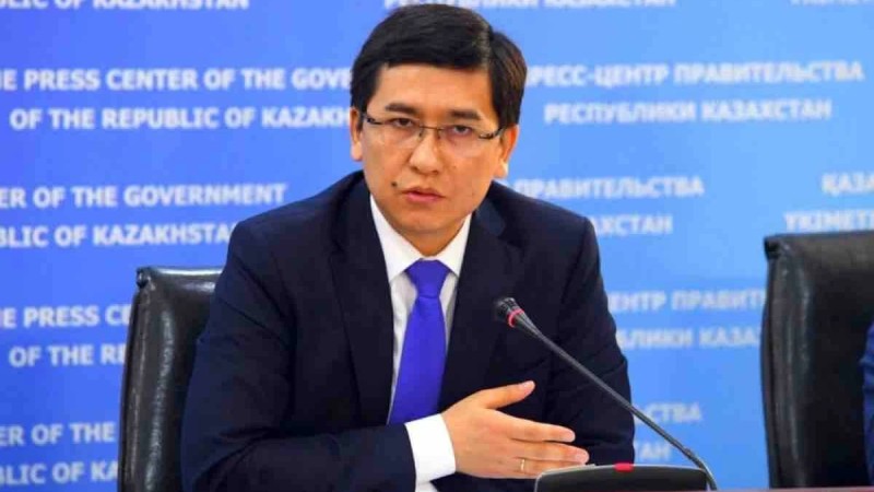 “Ақылға қонымсыз”: Аймағамбетов мұғалімдердің сабақ барысын видеоға түсіріп, желіде бөлісуін сынады