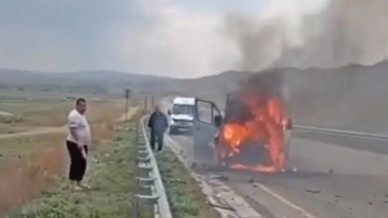 Алматы - Талдықорған тас жолында жас спортшылар отырған автобус өртеніп кетті (видео)