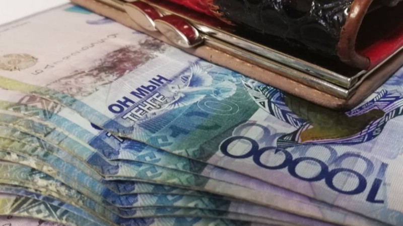 Зейнетақыны мерзімінен бұрын алуға болады: Парламент заң қабылдады