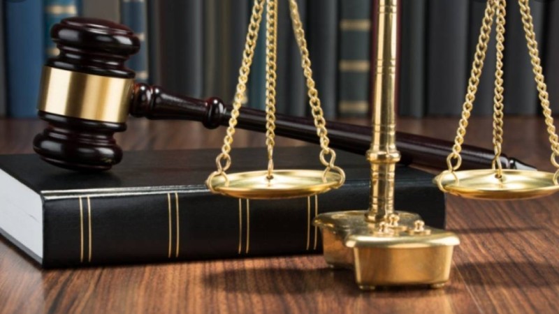 Неге судьялар танымал адамдарға байланысты із қозғалған кезде оянады?