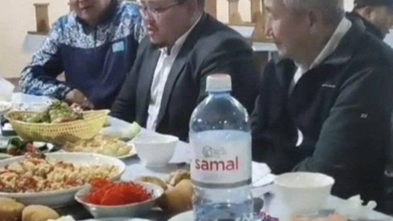 Мәулітте қазақша сүре оқығандар жұртты таңғалдырды