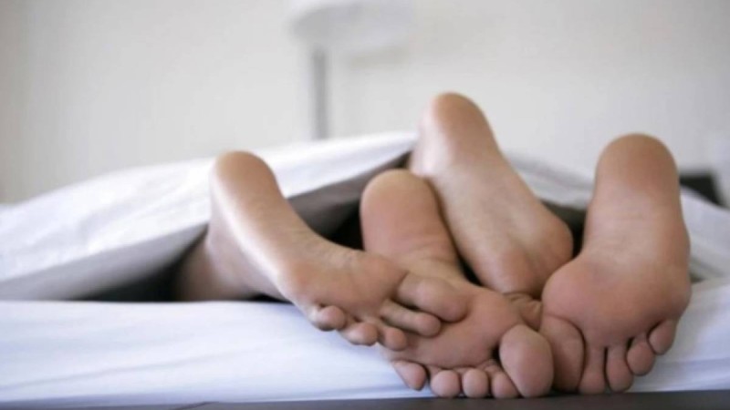 Атыраулық жұп көшеде жыныстық қатынасқа түскен