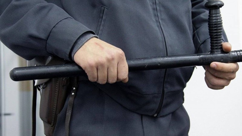 "Менттер, қайда бара жатырсыңдар?": Ереуілге шыққан жүк көлік жүргізушілерін ұстау елдің ашуын туғызды (видео)