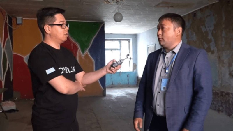 СҚО-да ауыл әкімі өзін "бомжға" теңеп, желіде талқыға түсті (видео)