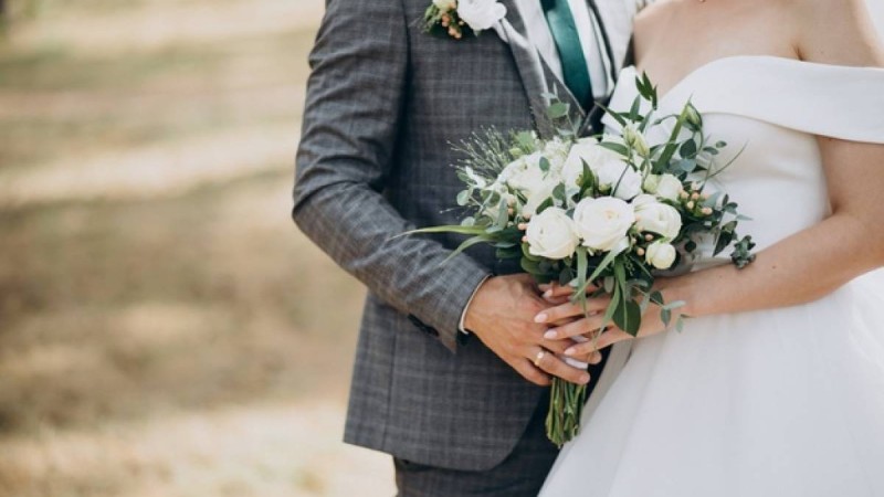 Той кезінде қайтыс болған қалыңдықтың орнына оның әпкесі тұрмысқа шықты   