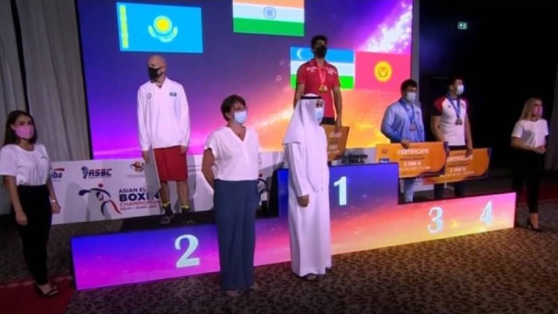 Василий Левит Азия чемпионатының күміс медалін тағудан бас тартты (видео)