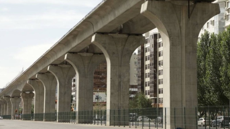 38 жастағы Астана тұрғыны LRT-да асылып қалды