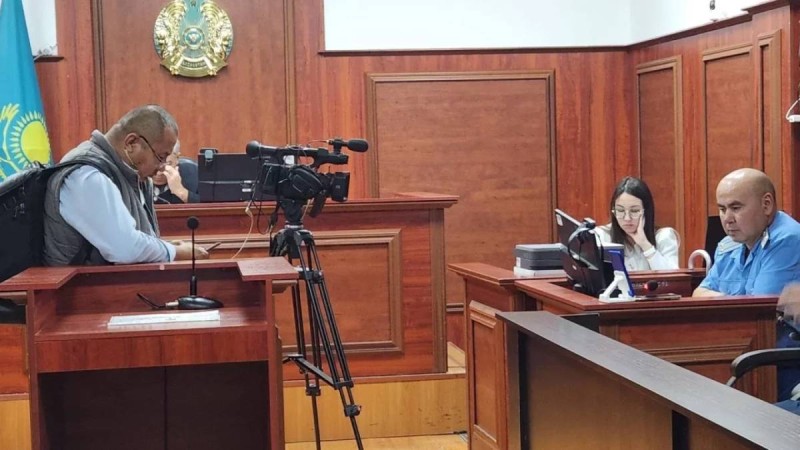 «Дикий Арманға қарсы куәлік»: Қошмамбеттегі азаптау жайлы сотта жәбірленушілер сөз сөйледі