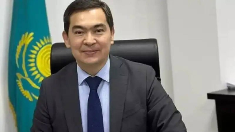 Қызылордалық шенеунік кәсіпкерлерді ұлының оқу ақысын төлеуге мәжбүр еткен