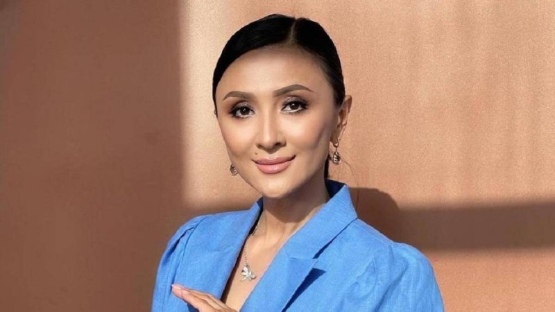 "Енем маған айтпай, күйеуімді үйлендіріп жіберді": Меруерт Түсіпбаева тұрмыста болған жылдарын есіне алды