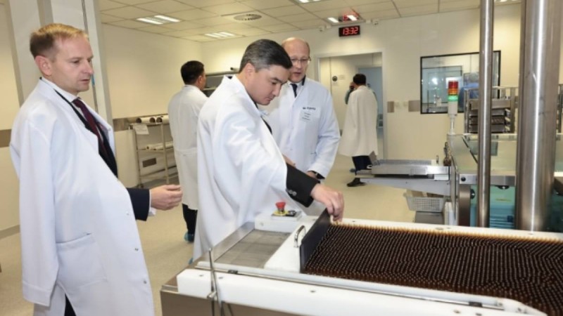 Олжас Бектенов Шымкентте ауыл шаруашылығы, тамақ және фармацевтика өнеркәсібінің дамуымен танысты