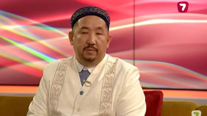 “Әйеліме Tiffany сыйламаймын”: Нұрлан имам көп әйел алуға қатысты ойын бөлісті