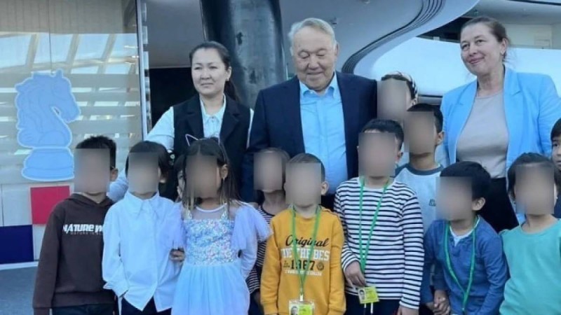 Назарбаев мұражайда экскурсияда көзге түсті