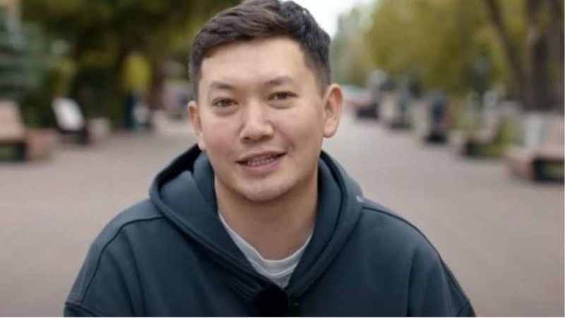 «Тақияны жыныс мүшесіне кигізу»: Танымал журналист Асхат Ниязовтың сөзі елдің ашуына тиді