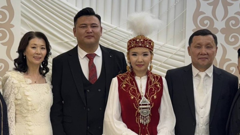 Депутат Абзал Құспанның қызының ұзату тойына кімдер келді?