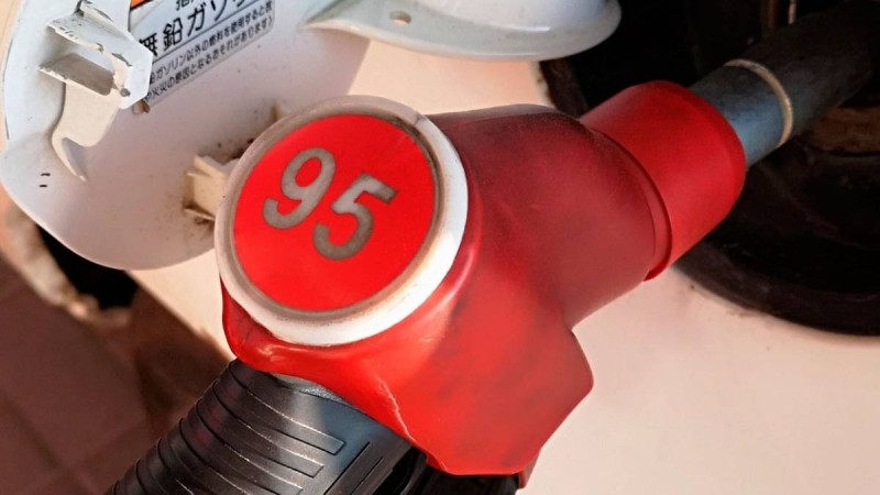 Қытай көліктерінің иелеріне АИ-95 бензинін құю міндеттелуі мүмкін