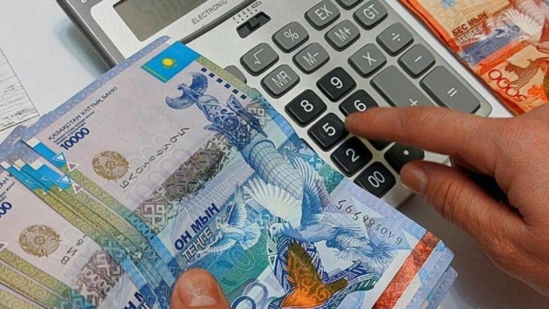 Қазақстанда қай саланың басшылары көп жалақы алады?