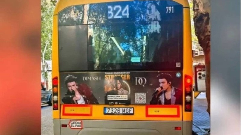 Димаш Құдайбергеннің суреті бар автобустар Барселона көшелерінде жүріп жатыр