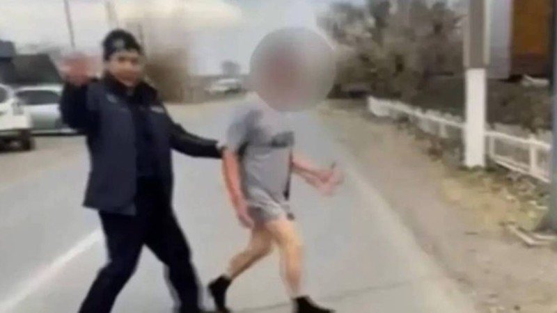 СҚО-да ауыл тұрғыны көшеде жартылай жалаңаш шығып, өзін пышақтаған