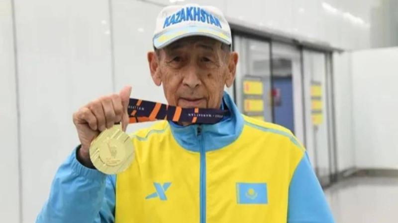 80 жастағы қазақ ақсақалы Нью-Йорк марафонында топ жарып, чемпион атанды