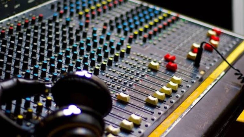 Енді фонограммамен ән айтқандар 4 миллион теңге айыппұл арқалайды