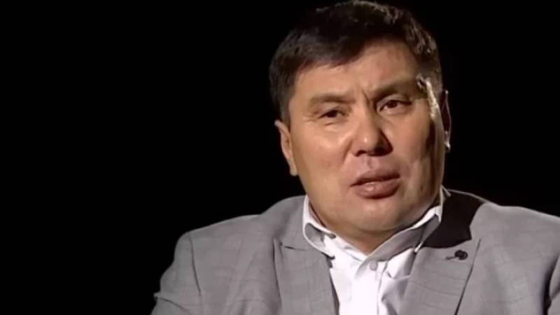 «Ұрпақ керек болса, бір әйелден де өрбітуге болады»: Омар Жәлел тоқал алғанына өкінетінін айтты