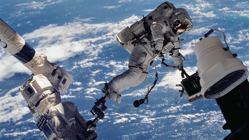 Космосқа ұшып кеткен қытайлық ғарышкерлер енді Жерге қайта алмай отыр