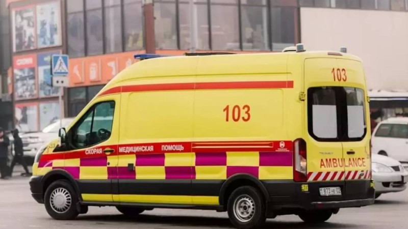 Астанада тұрғын үйдің сыртқы қаптамасы опырылып түсті: бес адам зардап шекті