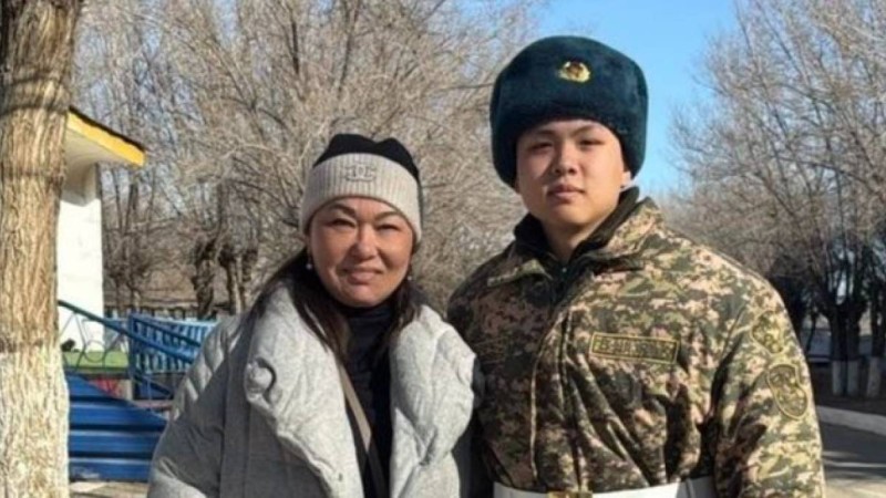Қазақ еліне +1 сарбаз: Танымал кәсіпкер ұлын әскерге жіберді