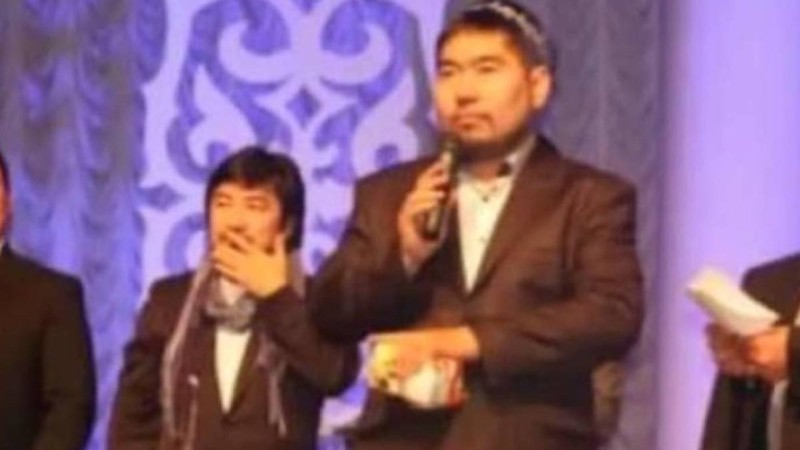 «Жүрсіннің жемқорлығы мен Бекболат Тілеуханың опасыздығы»: Белгілі ақын айтыс сахнасының шындығын жайып салды