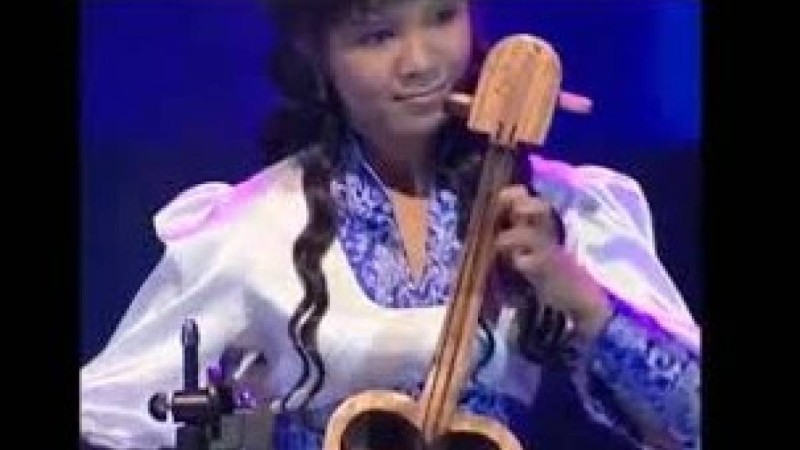 Таңертең тұрсақ, ешкім жоқ: айтыскер Оразалының қызы анасынан қалай айырылып қалғандарын айтты