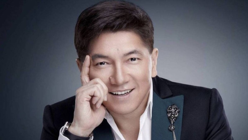 "Кенже қызым": Сәкен Майғазиев тұңғыш рет өзінің қызын көрсетті (ВИДЕО)