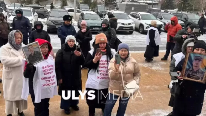 Вице-министр қаза тапқан сарбаздардың аналары туралы сұраққа жауап беруден қашты