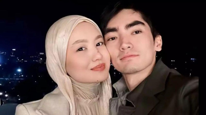 "Аяқ киімін әпердім": Әділет Майғазиев сүйіктісімен қалай танысқанын айтып берді