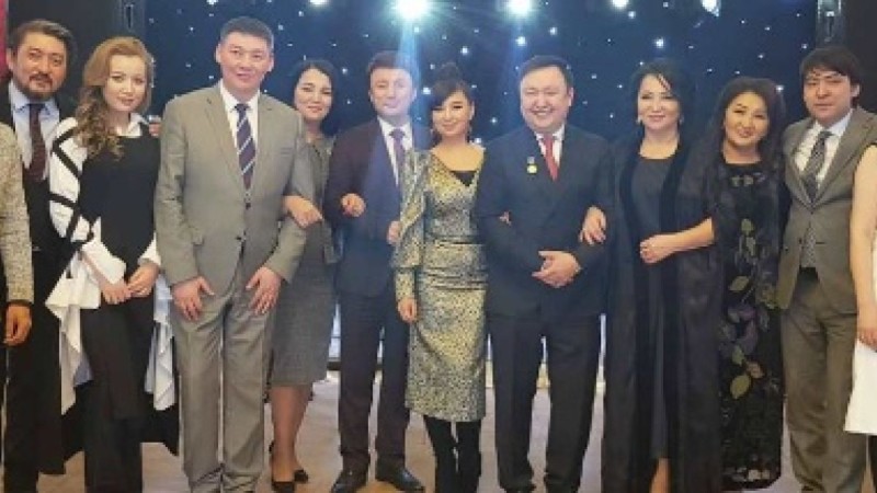 “Ең болмаса репост жасаңдар”: Марқұм Арман Дүйсеновтың адвокаты әншілерден көмек сұрады