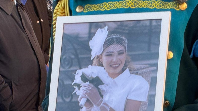 Астанада ерлікпен қаза тапқан 23 жастағы фельдшерді ақтық сапарға шығарып салды