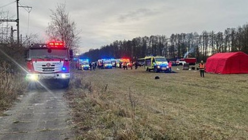 Екі пойыз соқтығысып, 42 адам жарақаттанды