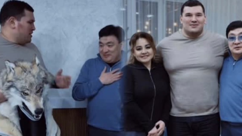 «Рух пен жігердің серігі»: Тоқтар Серіков «Қазақстан барысынан» құны қымбат сыйлық алды