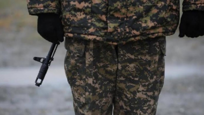 Сарбаз әскери ант кезінде басын бөтелкемен ұрамын деп көзінен айырылды