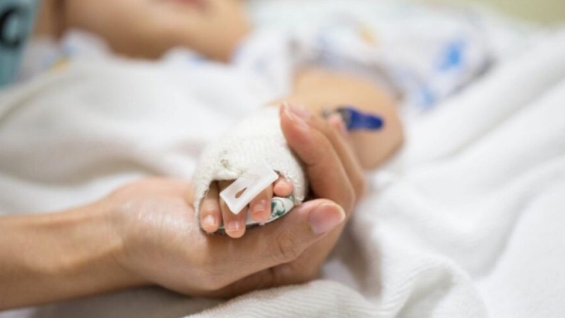 Әйел 7 айлық сәбиін қайнаған сорпаға түсіріп алды