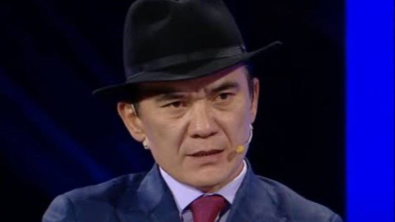 Әжесінің жаназасында имаммен әзілдескен ақын елді күлкіге қарық қылды