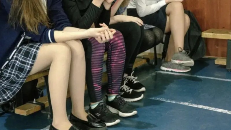 “Ешкімге айтпауды сұраған“. Атыраудағы мектепте қыздар арасындағы жанжалдан кейін қылмыстық іс қозғалды