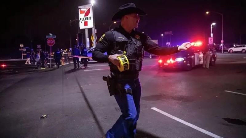 "Балалар балмұздақ дүкенінде туған күн тойлап жатқан": Калифорнияда атыс болып 4 адам қаза тапты