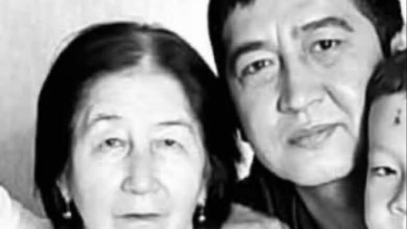 "Алла алдынан жарылқасын": Мұхтар Ниязов ақын Ринат Зайытқа басу айтты