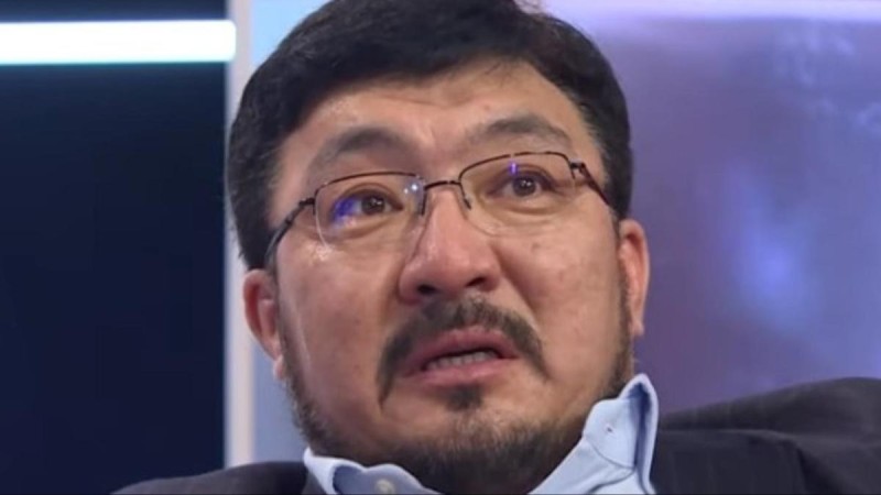 "Сен менің білмейсің ғой қадірімді": Тоқтар Серіков әсерлі өлең жолдарын жариялады (ВИДЕО)