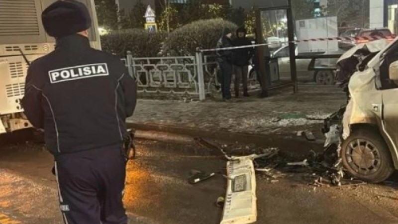 Астанада автобус апатқа ұшырап, бір адам қаза тапты