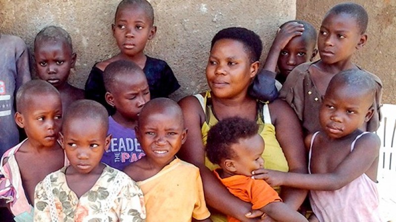 36 жастағы келіншек 23 жылдың ішінде 44 бала босанып тастады