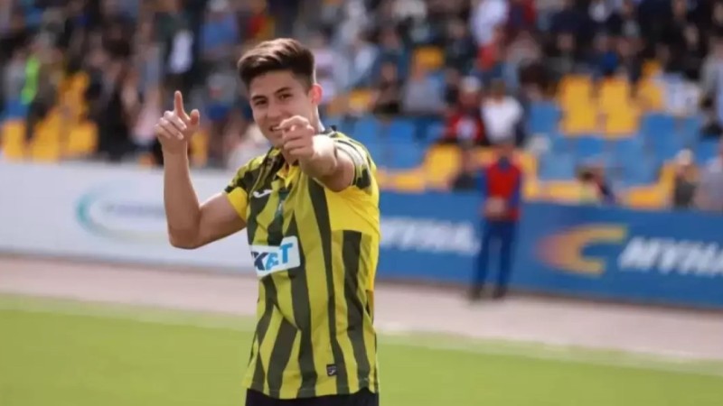 Дастан Сәтпаев әлемдегі болашағы зор шабуылдаушылардың ондығына кірді